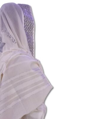 טלית מהודרת עם רקמה ייחודית עם עטרה דגם -ניצוץ יהודי
